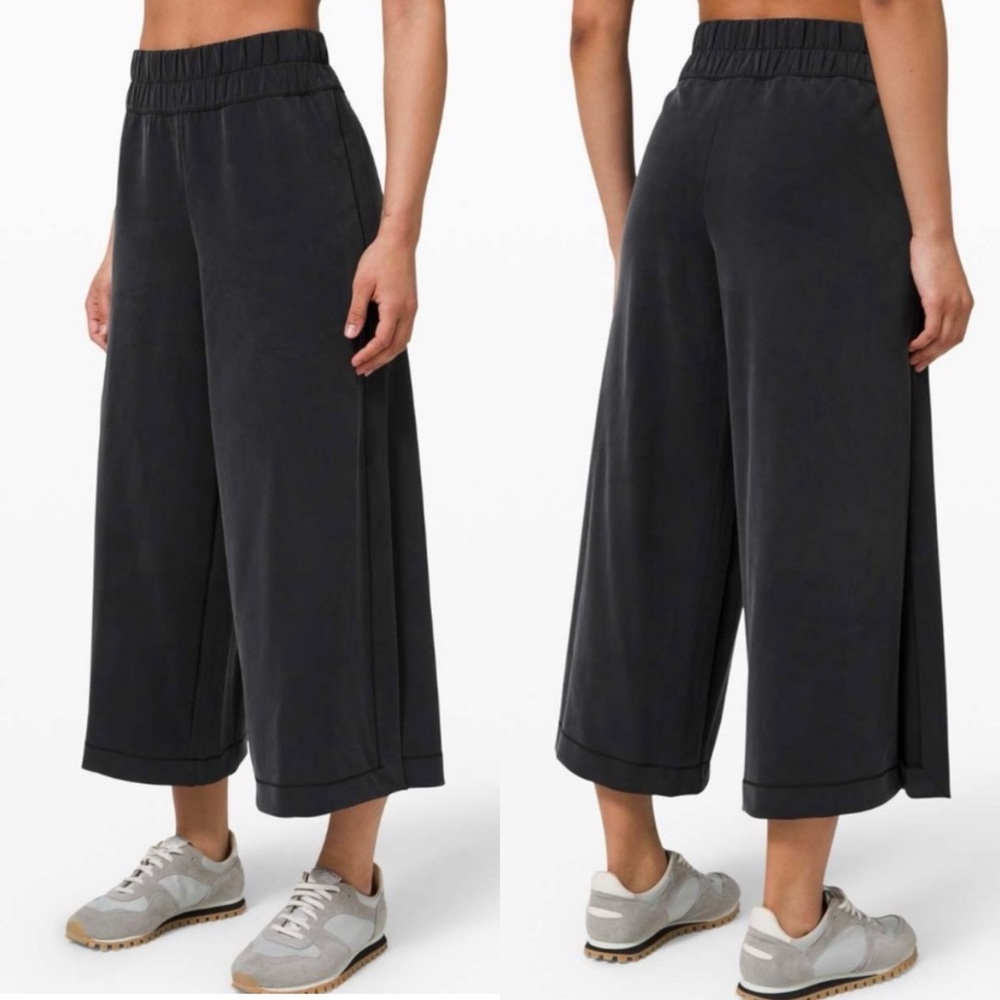 Lululemon Seek Softness Mid-Rise Crop